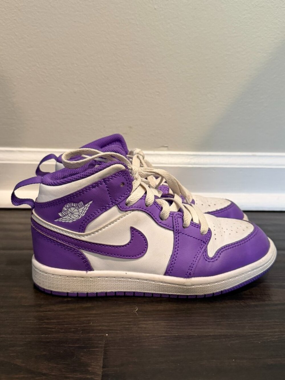 Air Jordan 1 Mid 'Purple Venom' (Size 1Y)